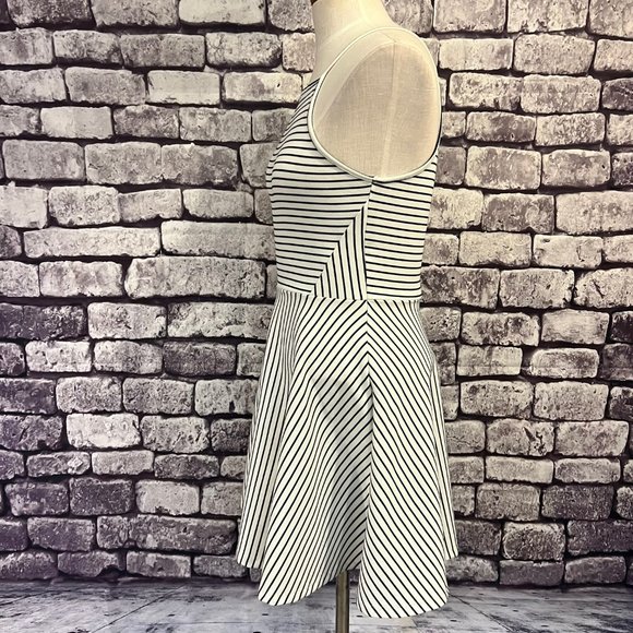 H&M Divided Black & White Sleeveless Dress Size 10 - Picture 4 of 9